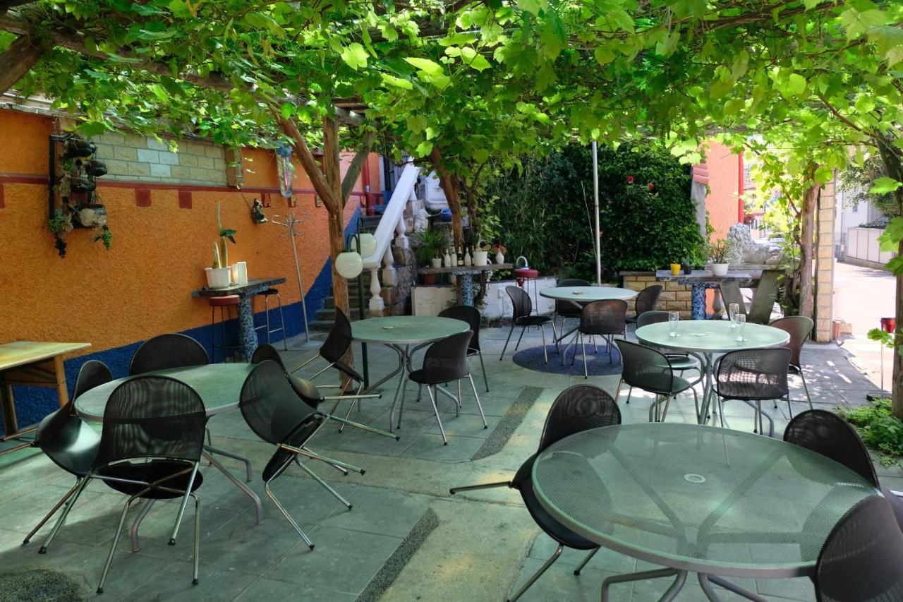 Hotel-Restaurant Don Pepe Kleinlutzel Exteriör bild